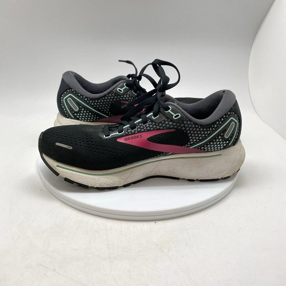 Brooks size womens